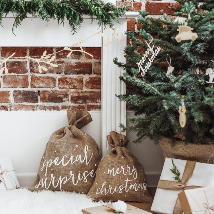 Eco-friendly Christmas Decorations at Proper Confetti
